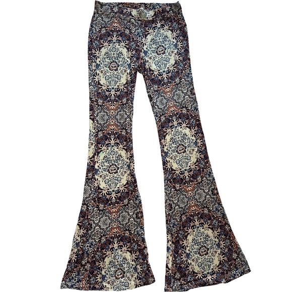 American Eagle Outfitters Pants - American Eagle Outfitters Women’s Boho Mandala Patterned Stretchy Flare Pants